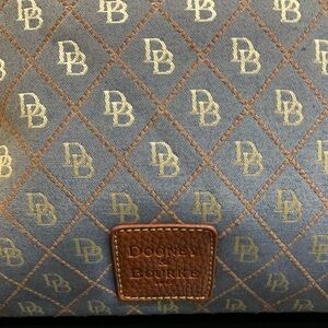 Dooney & Bourke pocketbook